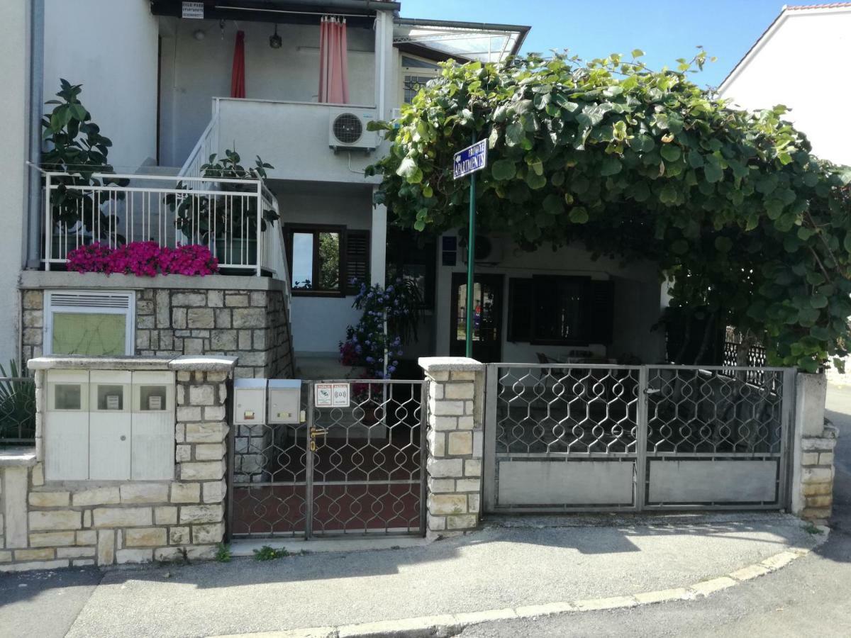 Vile Park Apartments Poreč Buitenkant foto